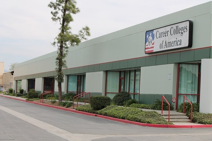More Photos Of 2211 S Hunts Ln, San Bernardino Showroom For Lease