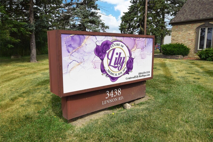 More Photos Of 3438 Lennon Rd, Flint Office For Sale