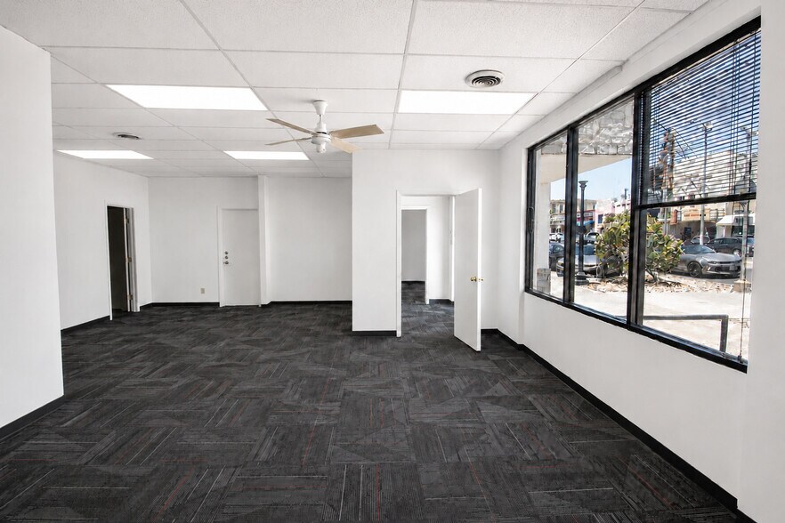 More Photos Of 220 W Jefferson Blvd, Dallas Storefront Retail Office For Lease