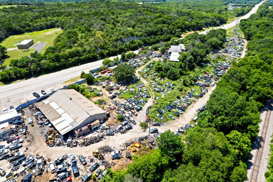 More Photos Of 10466 Central Expy, Dallas Auto Salvage Facility For Sale