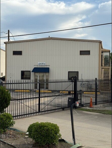 Primary Photo Of 4551 Glenn Curtiss Dr, Addison Office For Lease