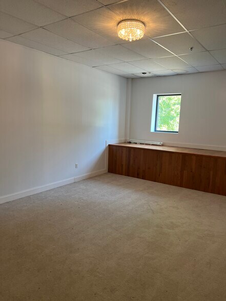 More Photos Of 4388 Sudderth Rd, Buford Warehouse For Sale