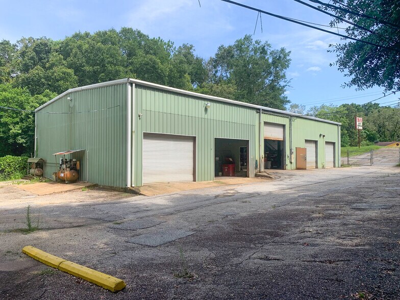 More Photos Of 7010 Moffett Rd, Mobile Industrial For Sale