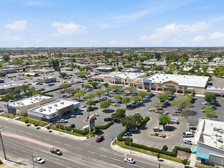 More Photos Of 410 N 11th Ave, Hanford General Retail For Sale