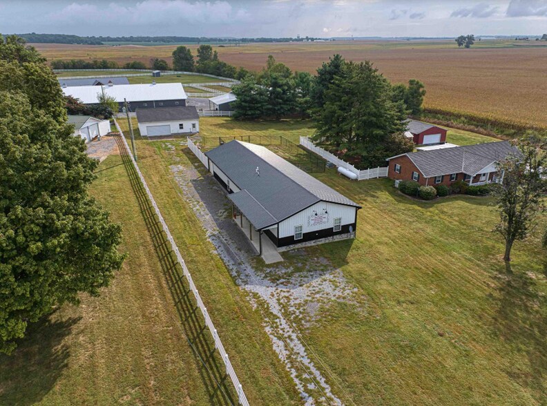 More Photos Of 1601 ST RTE 56E STATE ROUTE 56E, Morganfield Veterinarian Kennel For Sale