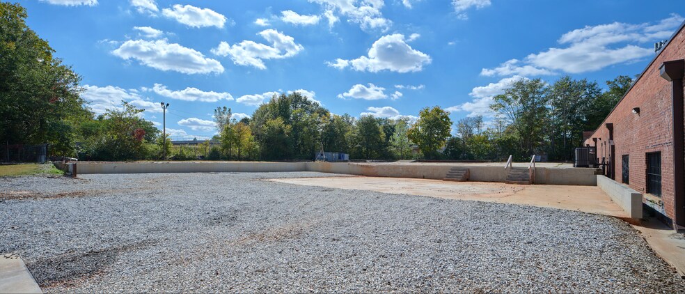 More Photos Of 259 Milton Ave SE, Atlanta Showroom For Lease