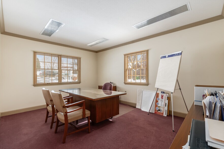 More Photos Of 240 S 4th St, Coshocton Office For Lease
