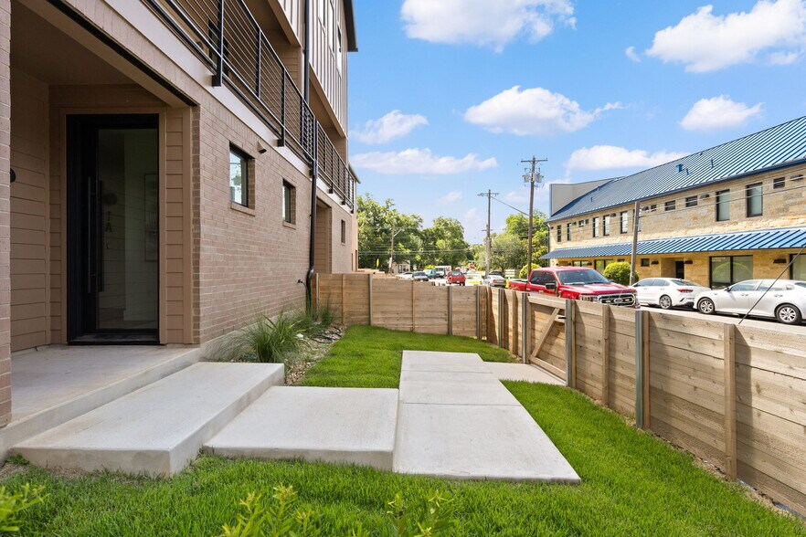 More Photos Of 3528 Gonzales st, Austin Land For Sale