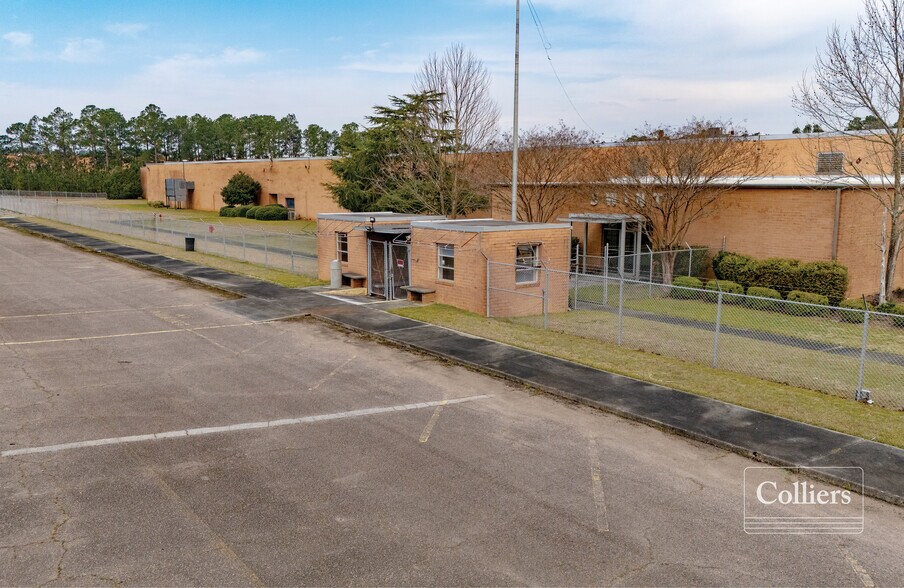 More Photos Of 358 Ascauga Lake Rd, Graniteville Distribution For Lease