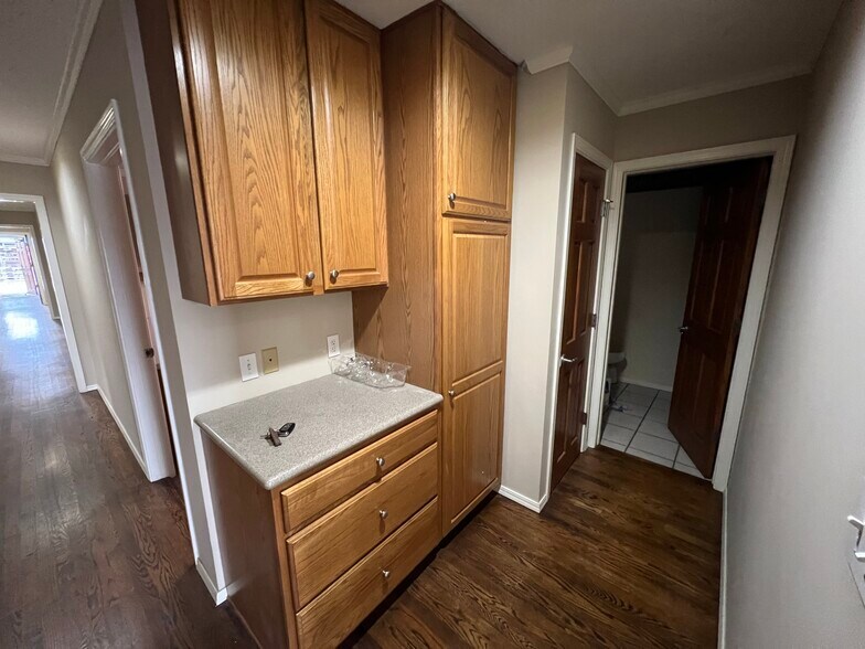 More Photos Of 14716 S Grant St, Bixby Light Distribution For Lease