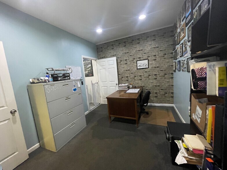 More Photos Of 1898 Williamstown Erial, Erial Warehouse For Sale