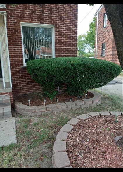 More Photos Of 3482-3500 Ewald Cir, Detroit Apartments For Sale