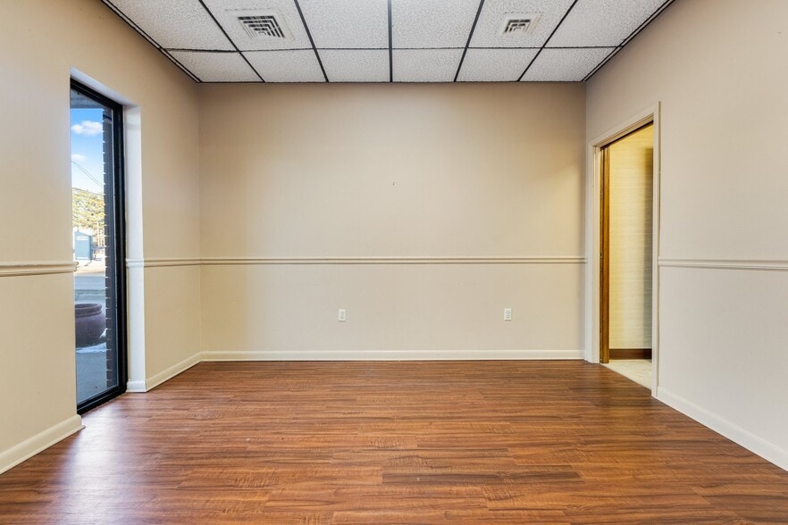 More Photos Of 1405 Braden St, Jacksonville Medical For Sale