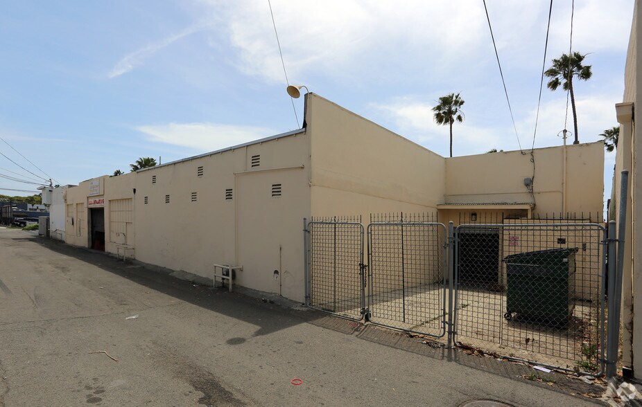 More Photos Of 420 S Coast Hwy, Oceanside Storefront For Lease