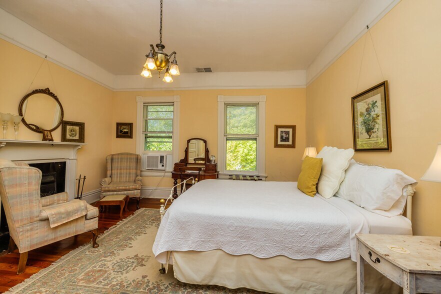 More Photos Of 252 Seavy St, Senoia Hospitality For Sale