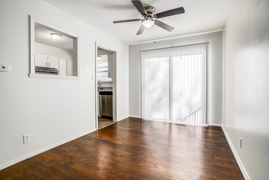 More Photos Of 605-607 NE Lynn St, Lee's Summit Apartments For Sale