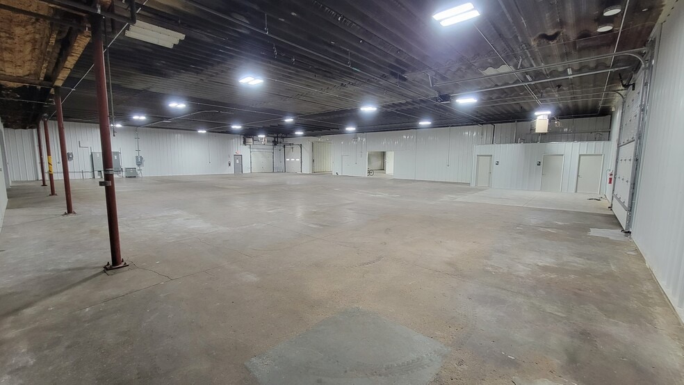 More Photos Of 1751 12th Ave, Columbus Service For Lease