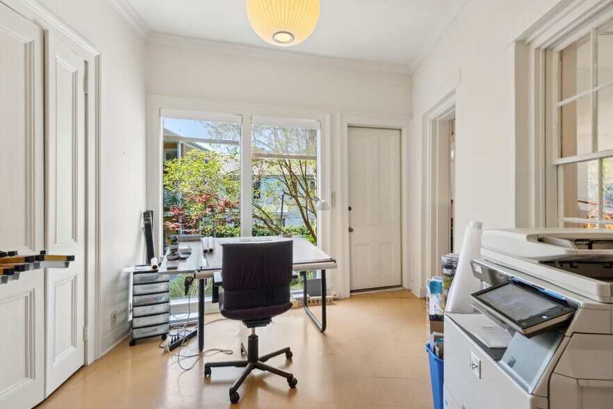 More Photos Of 2200 Prytania St, New Orleans Loft Creative Space For Sale