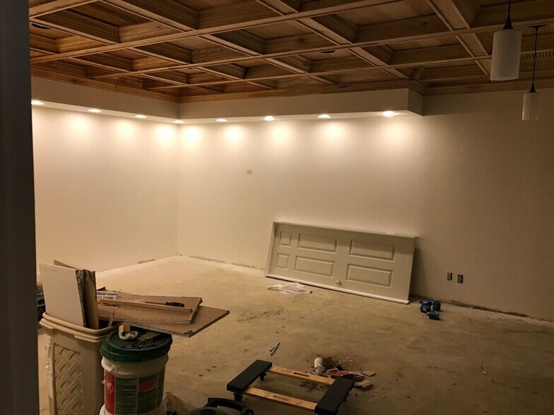 More Photos Of 15-39 Market St, Amsterdam Storefront Retail Office For Lease