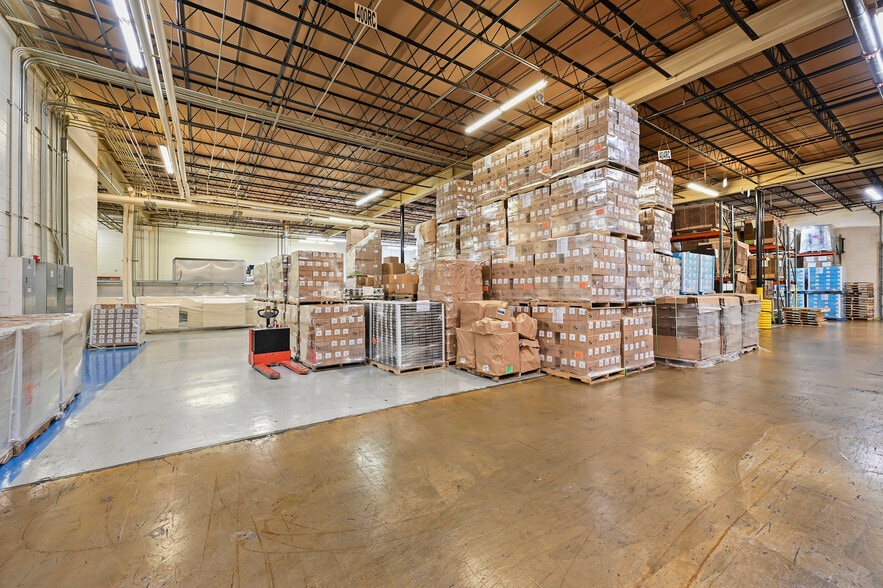 More Photos Of 4795 Commercial Plaza St, Winston-Salem Manufacturing For Sale