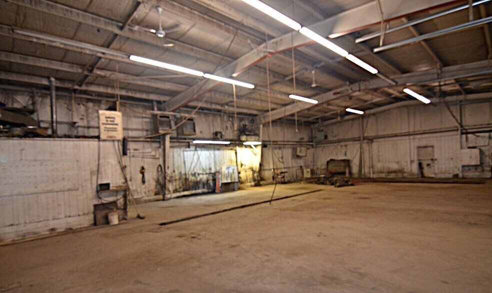 More Photos Of 5018 52 Ave, Tofield Industrial For Sale