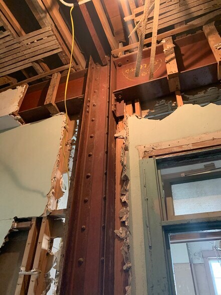 More Photos Of 202 E Main St, Henderson Loft Creative Space For Sale