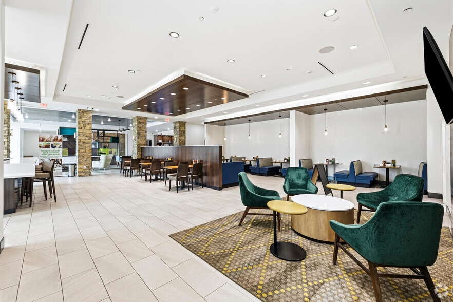 More Photos Of 300 E Central Texas Expy, Killeen Hotel For Sale