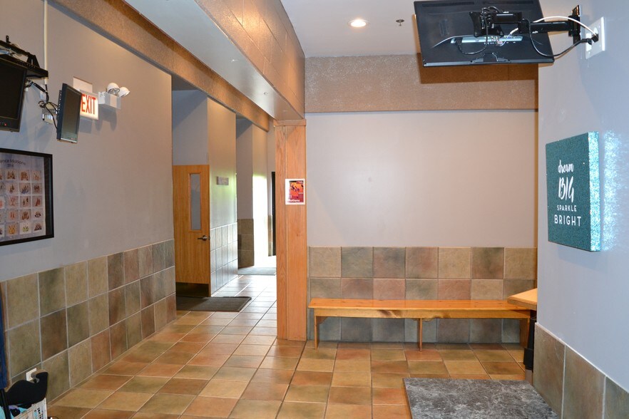 More Photos Of 301 W Railroad Ave, Bartlett General Retail For Sale