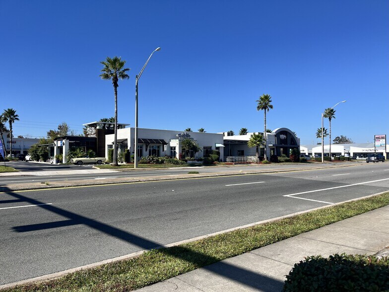 More Photos Of 235 9th Ave N, Jacksonville Beach Loft Creative Space For Lease