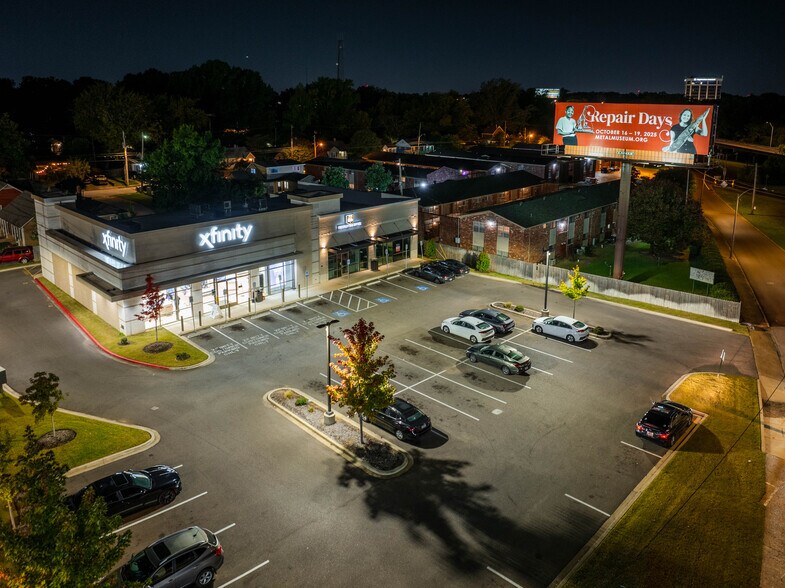 More Photos Of 2847 Poplar Ave, Memphis Storefront Retail Office For Lease