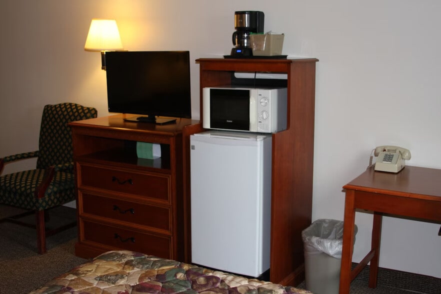 More Photos Of 111 2nd St, Jamestown Hospitality For Sale