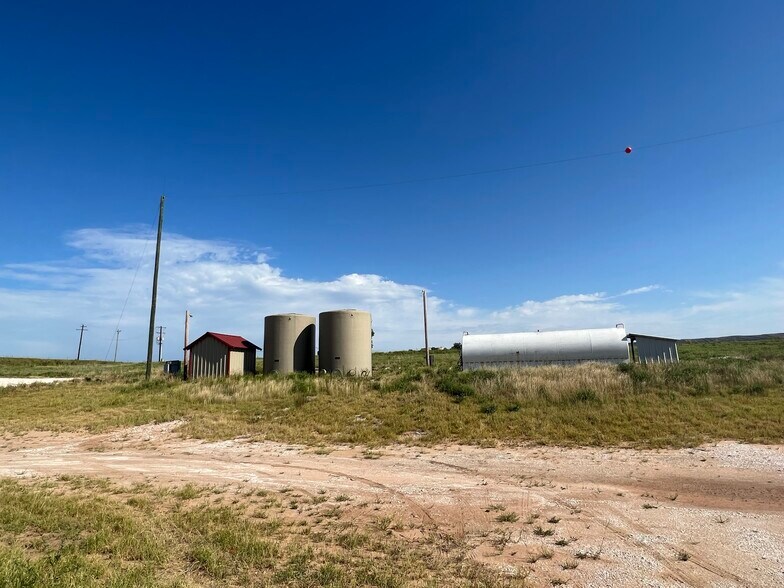 More Photos Of 13616 N 2920 Rd, Dover Warehouse For Sale