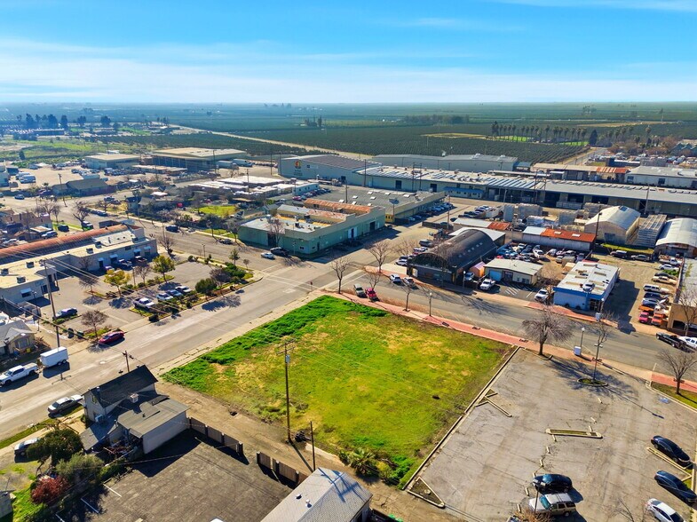 More Photos Of 190 S Elmwood Ave, Lindsay Land For Sale