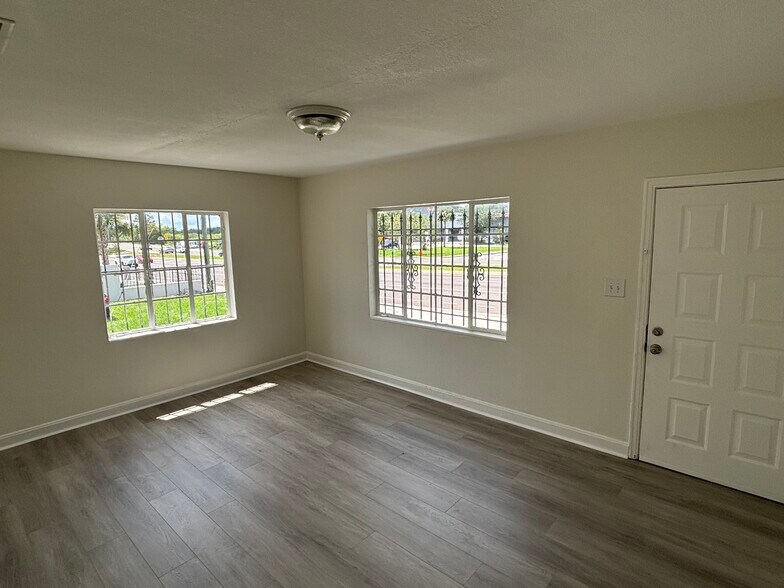 More Photos Of 246 W Hillsborough Ave, Tampa Office Residential For Lease