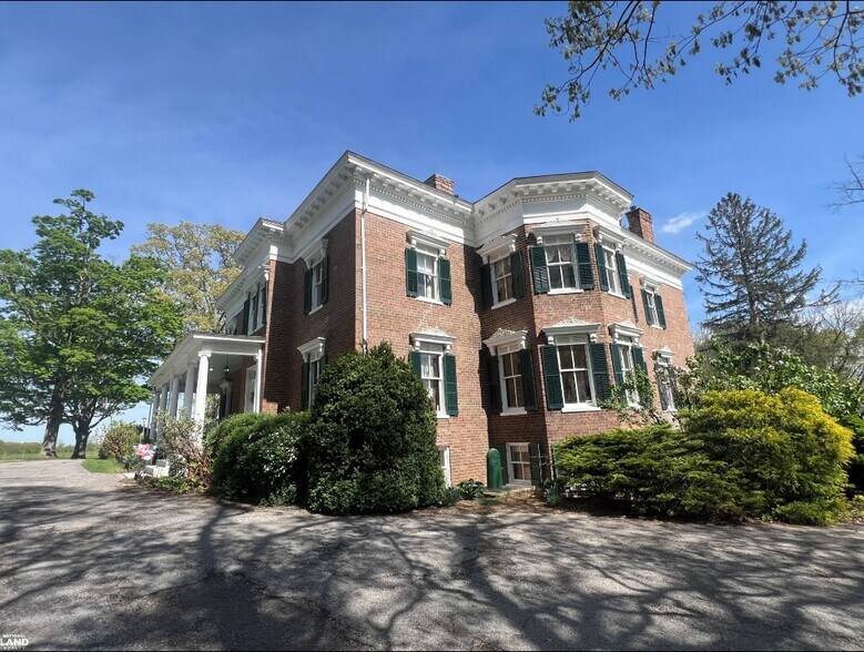 More Photos Of 5189 Rockwood Rd, Dublin Lodge Meeting Hall For Sale