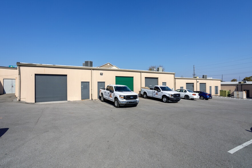 More Photos Of 501 Metroplex Dr, Nashville Flex For Lease