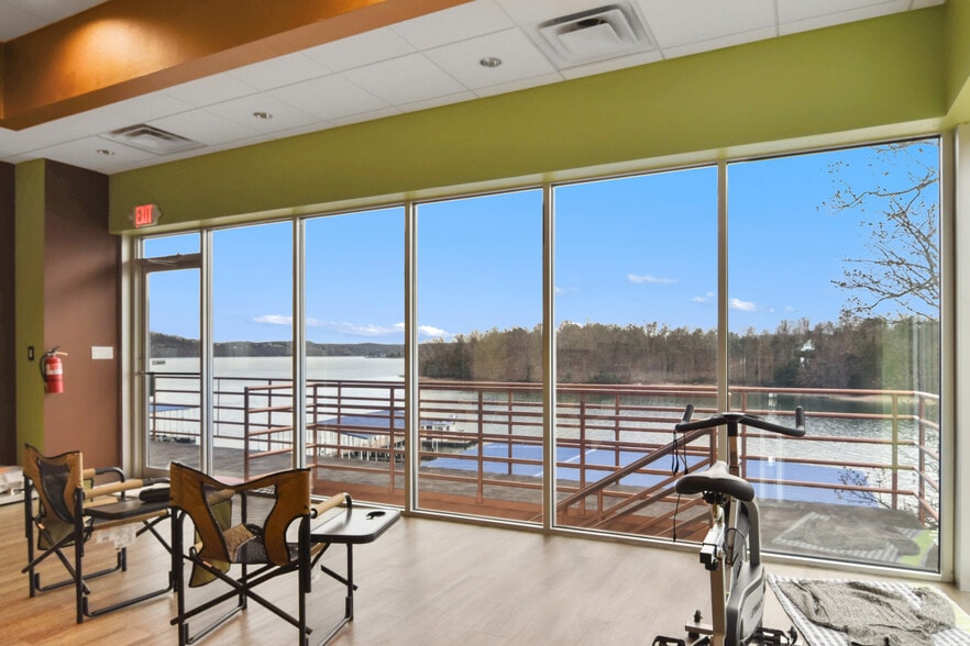 More Photos Of 6550 Pelican Dr, Osage Beach Marina For Sale