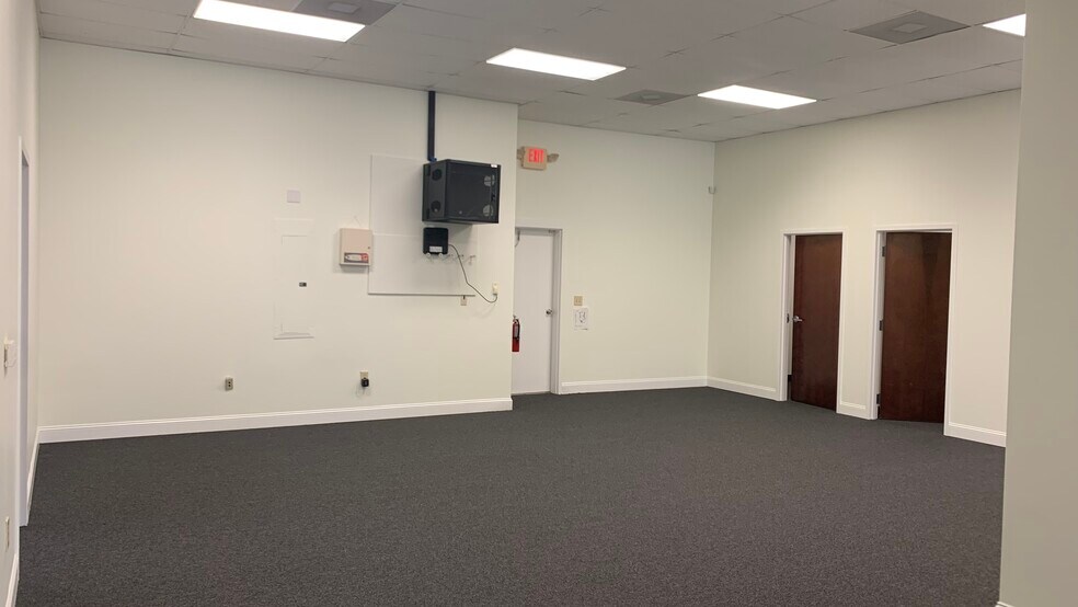 More Photos Of 140-164 Corporate Blvd, Indian Trail Flex For Lease