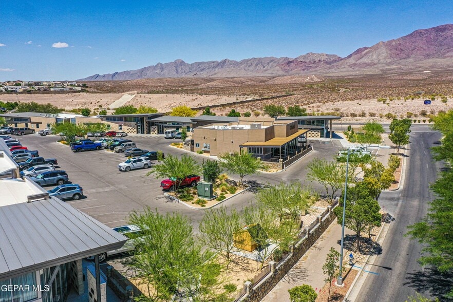 More Photos Of 6301 Northern Pass Dr, El Paso Office For Sale