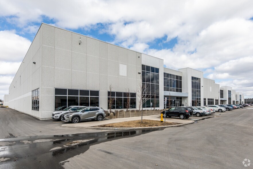 More Photos Of 1380 Creditstone Rd, Vaughan Warehouse For Lease