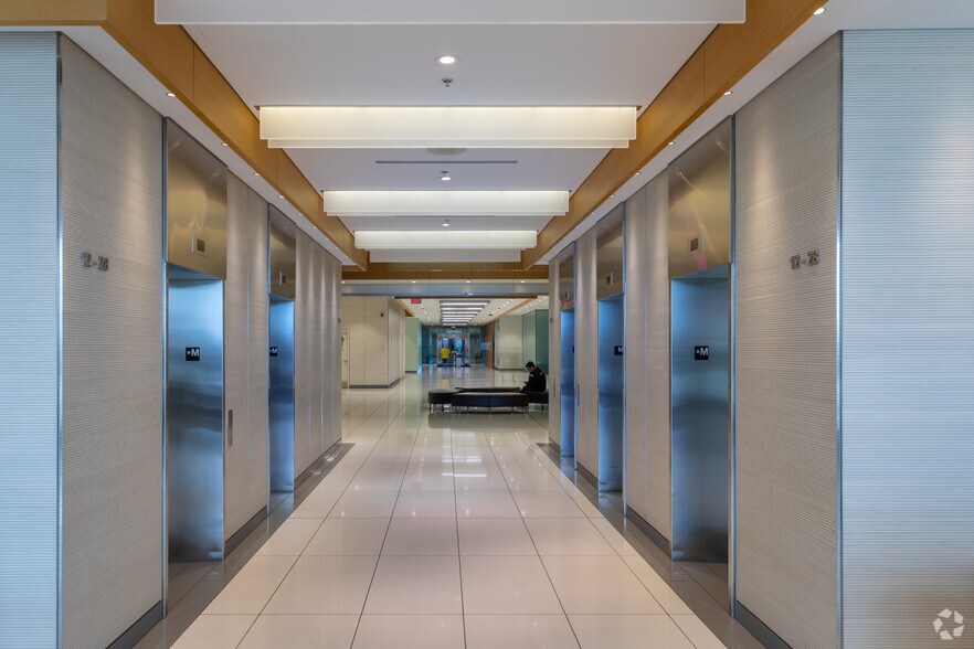 More Photos Of 200 Granville St, Vancouver Office For Sale