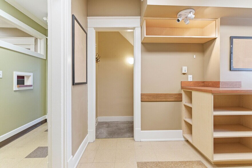 More Photos Of 3208 College Dr, Louisville Office For Sale