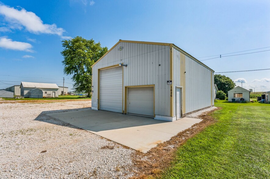 More Photos Of 1626 Dearborn St, Ellsworth Industrial For Sale