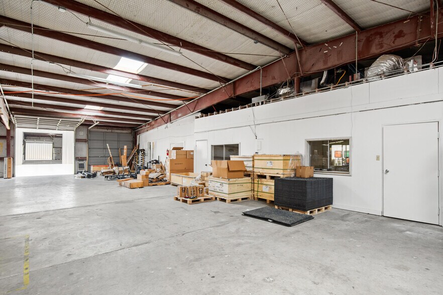 More Photos Of 9300 Brown Ln, Austin Warehouse For Lease