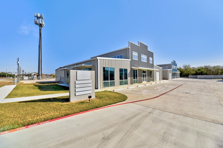 More Photos Of 11215 Conroy Ln, Austin Showroom For Lease