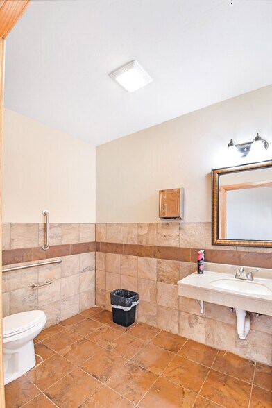 More Photos Of 299 Prairie Dr, Stanley Office For Sale