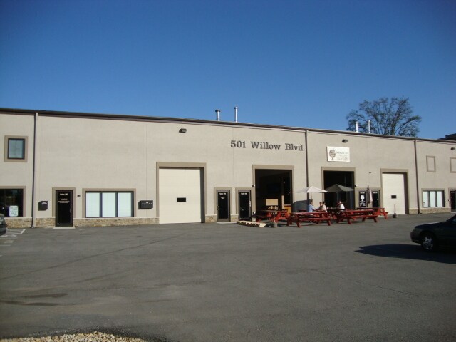 More Photos Of 501 Willow Blvd, Willow Springs Warehouse For Lease