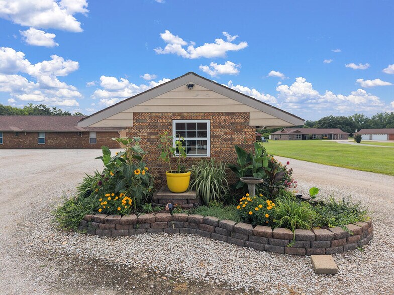 More Photos Of 19824 State Highway 112, Cassville Apartments For Sale