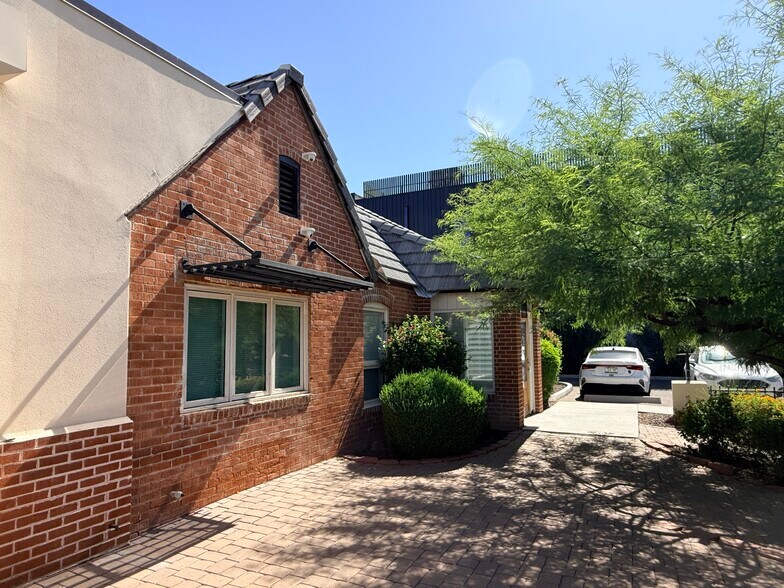 More Photos Of 1725 E Osborn Rd, Phoenix Office For Sale