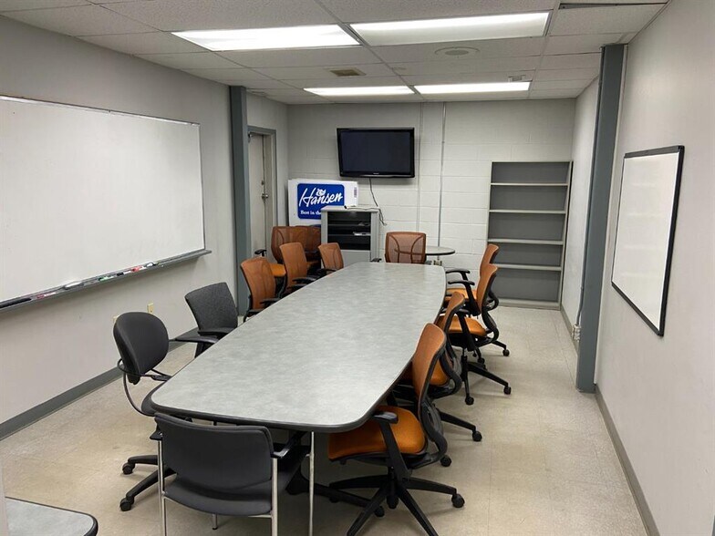 More Photos Of 10101 112 St, Grande Prairie Auto Dealership For Sale